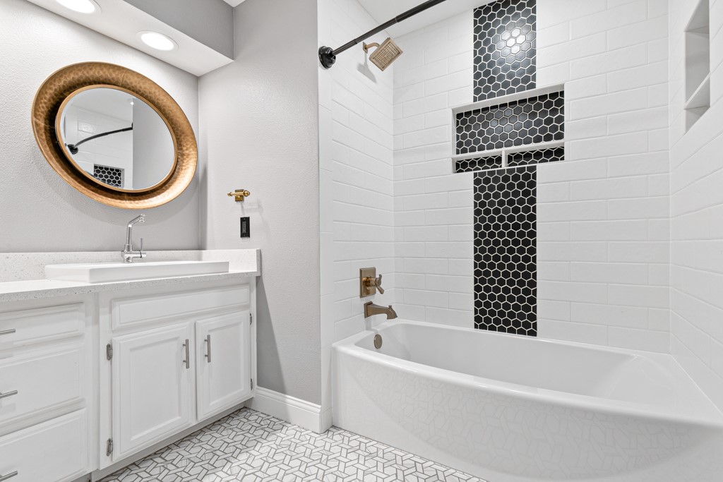 2010 Heatherbrook Drive Grapevine TX 76051
