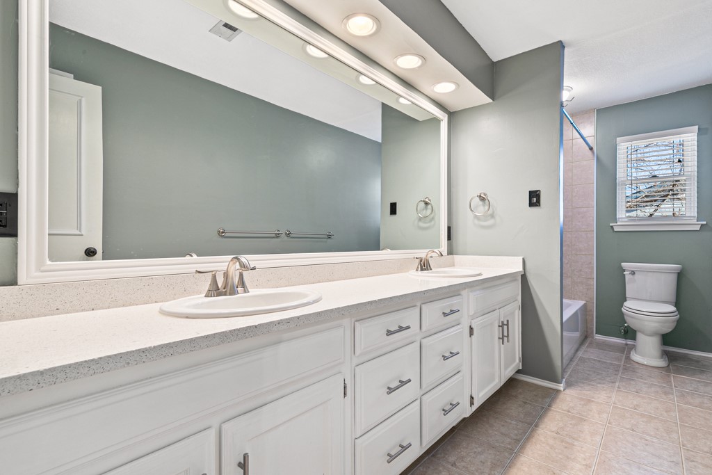 2010 Heatherbrook Drive Grapevine TX 76051