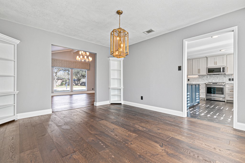 2010 Heatherbrook Drive Grapevine TX 76051