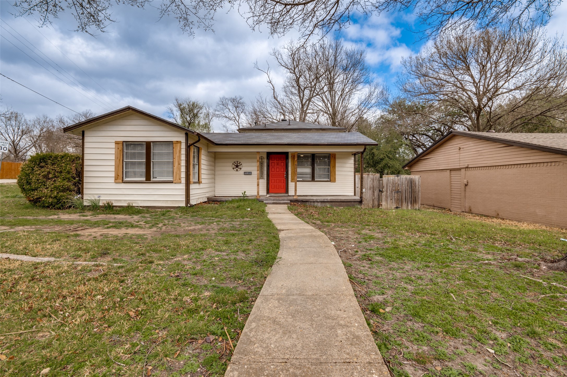421 W 8th Street Lancaster TX 75146