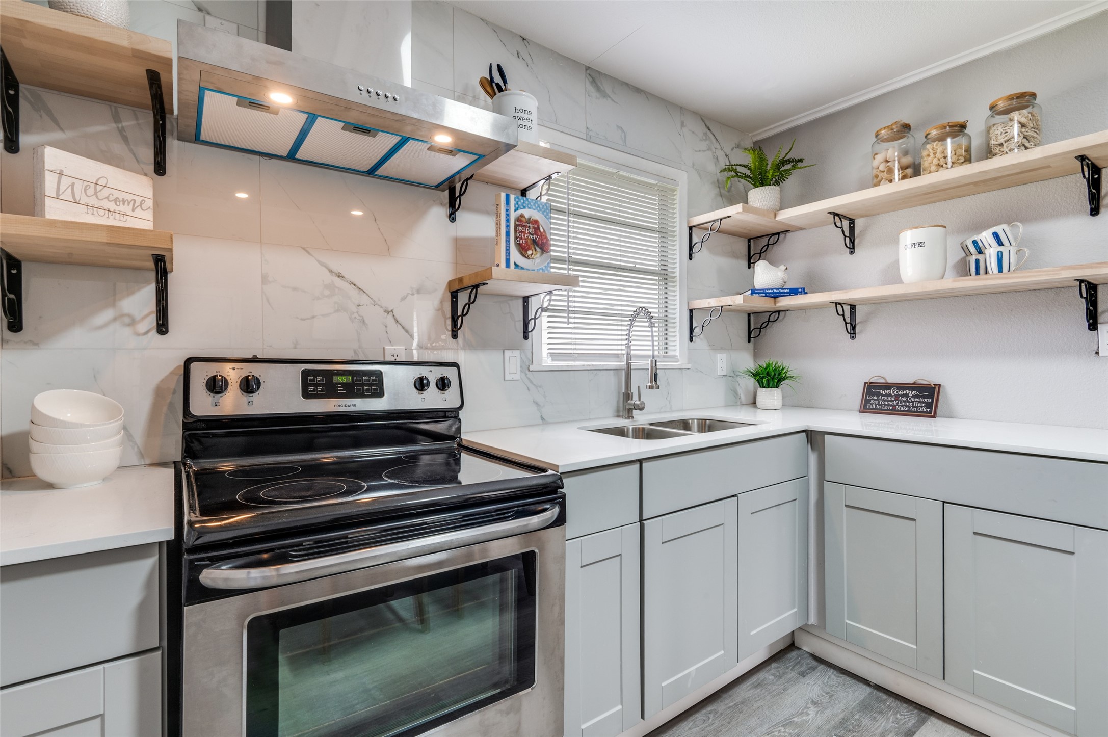 421 W 8th Street Lancaster TX 75146