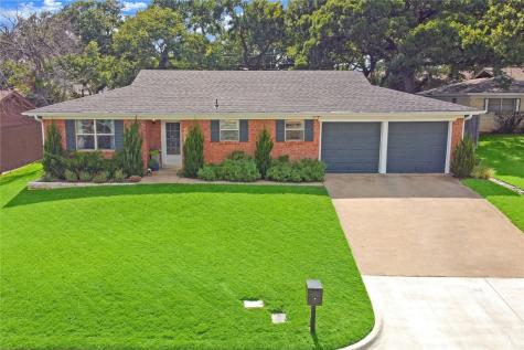 901 Gregory Avenue Bedford TX 76022