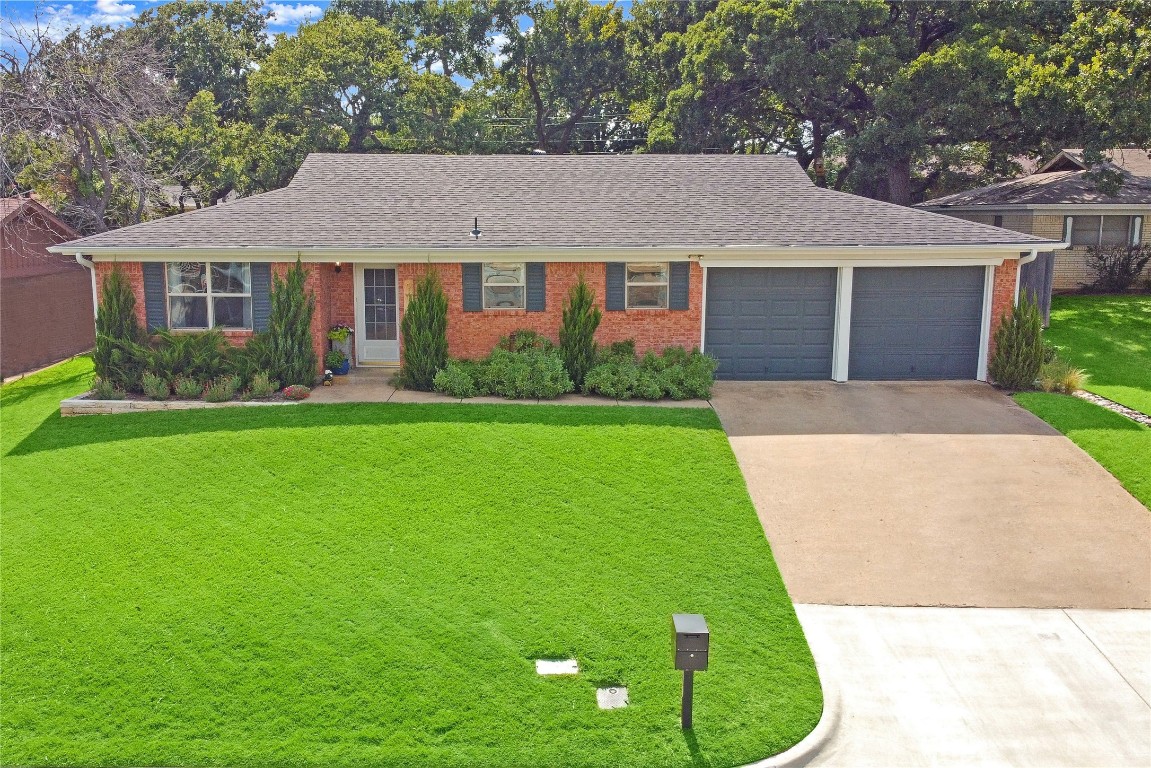 901 Gregory Avenue Bedford TX 76022