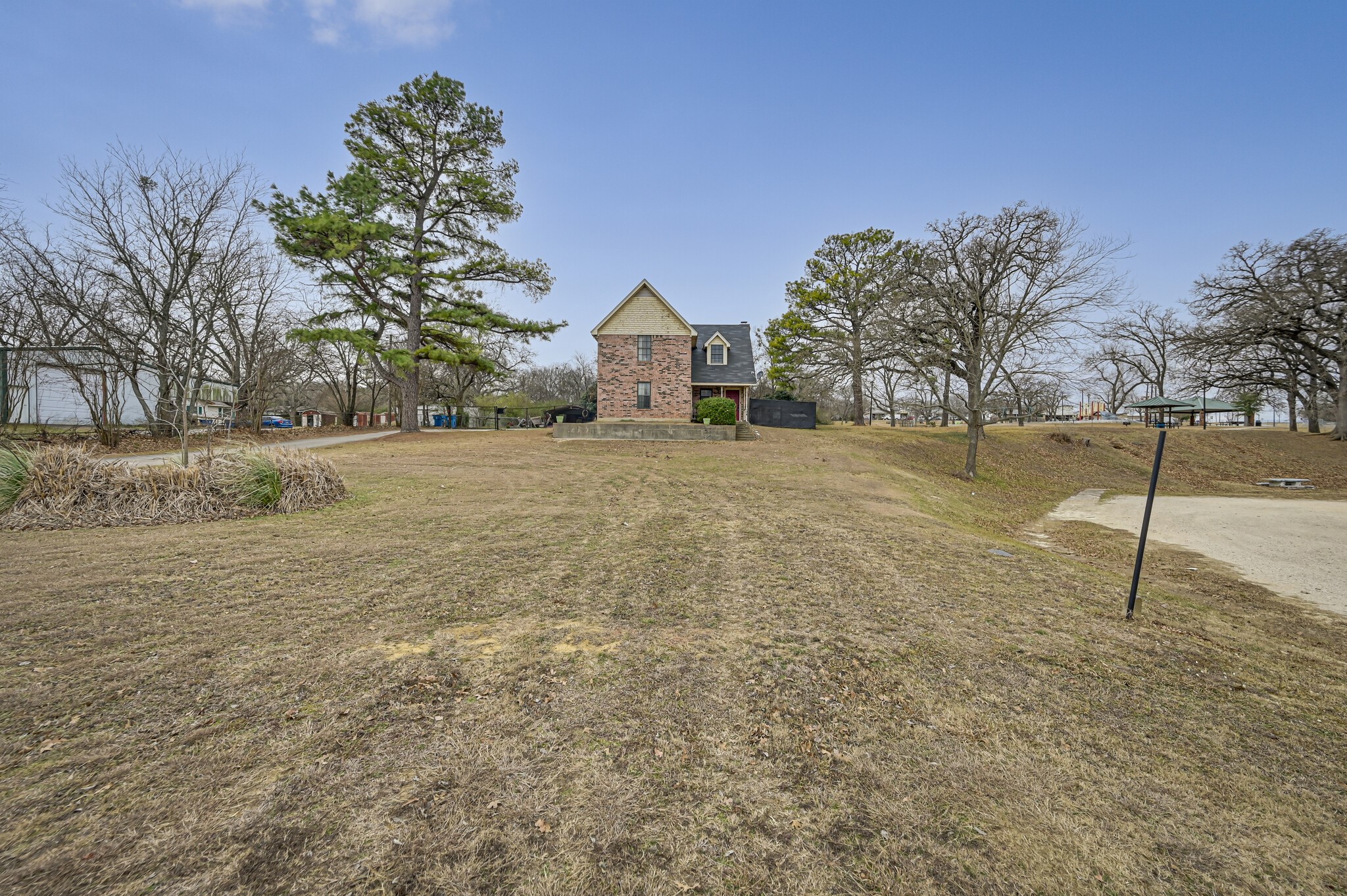 104 S Parkway Drive Alvarado TX 76009