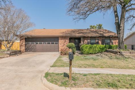 2240 Cottonwood Lane Bedford TX 76021