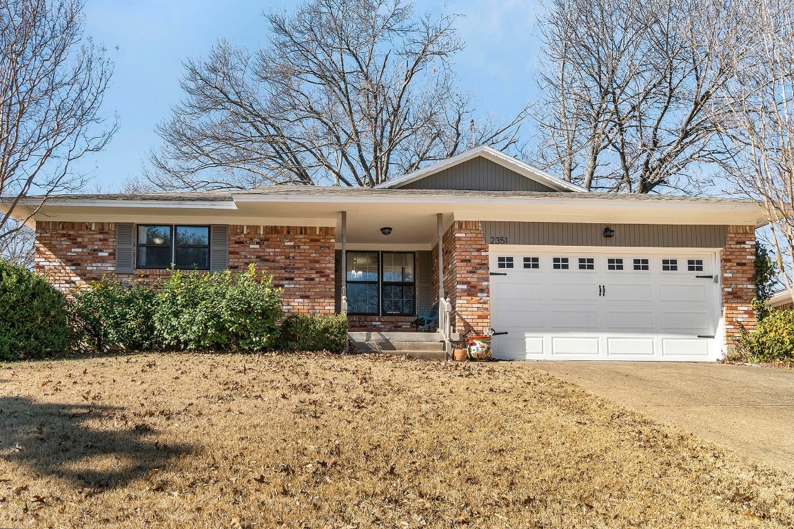 2351 Rockyglen Drive Dallas TX 75228