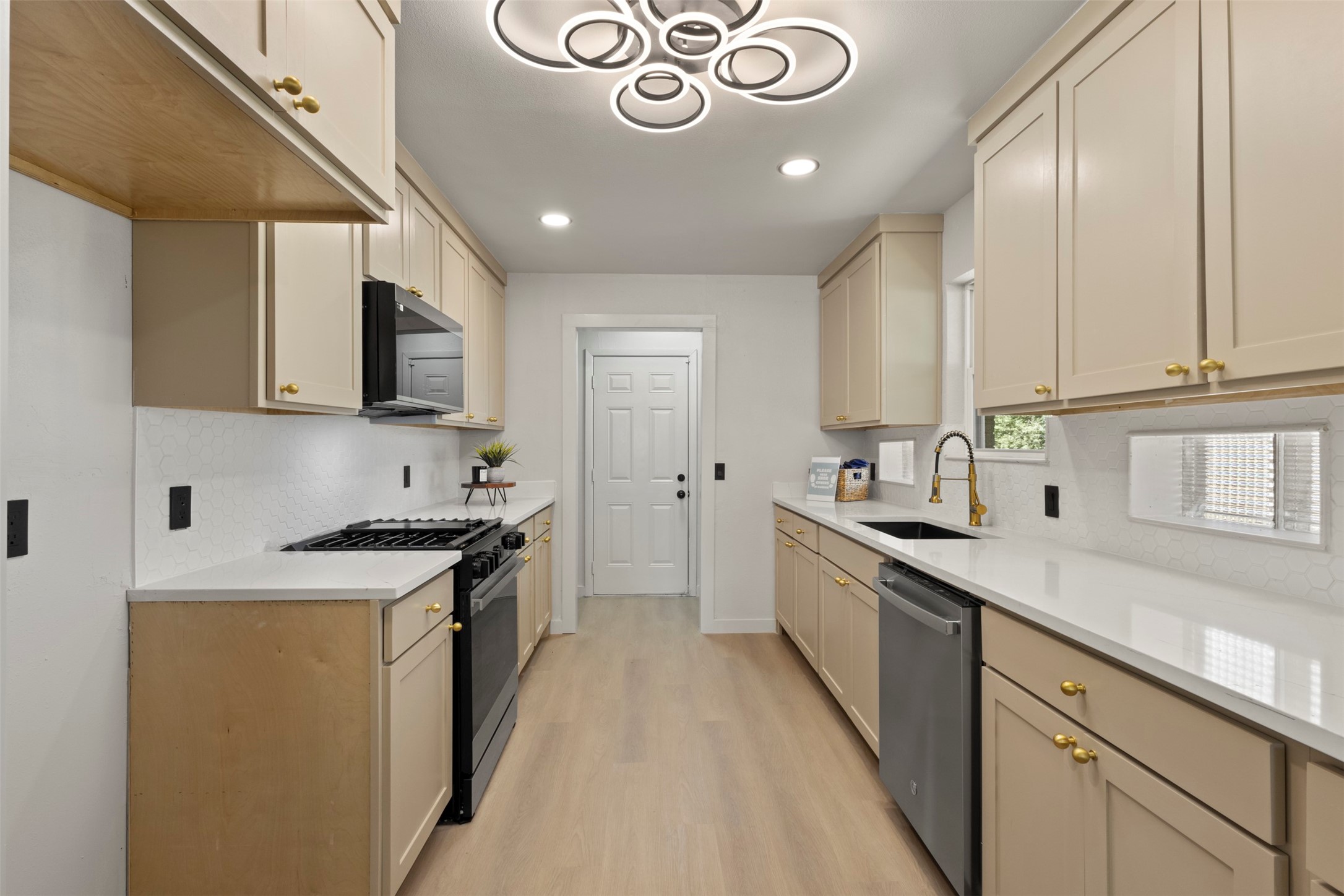 2305 Fenestra Drive Dallas TX 75228