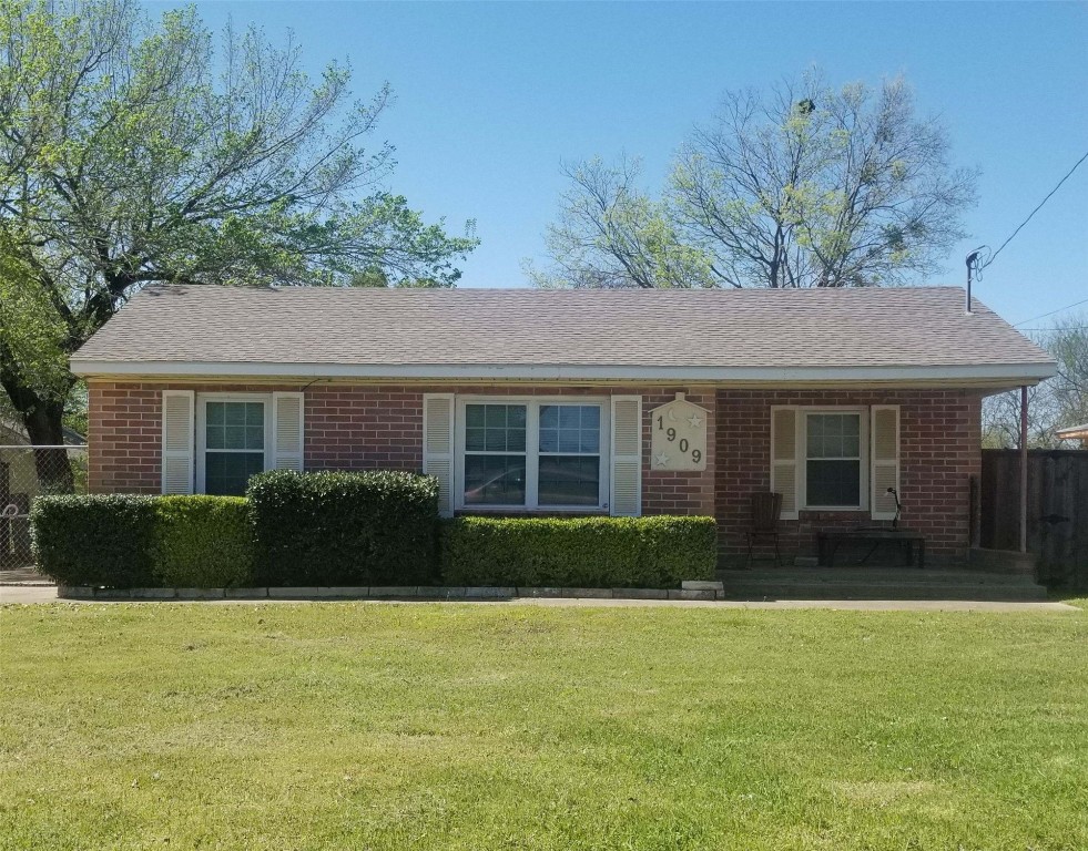 1909 Rayburn Avenue Mesquite TX 75149