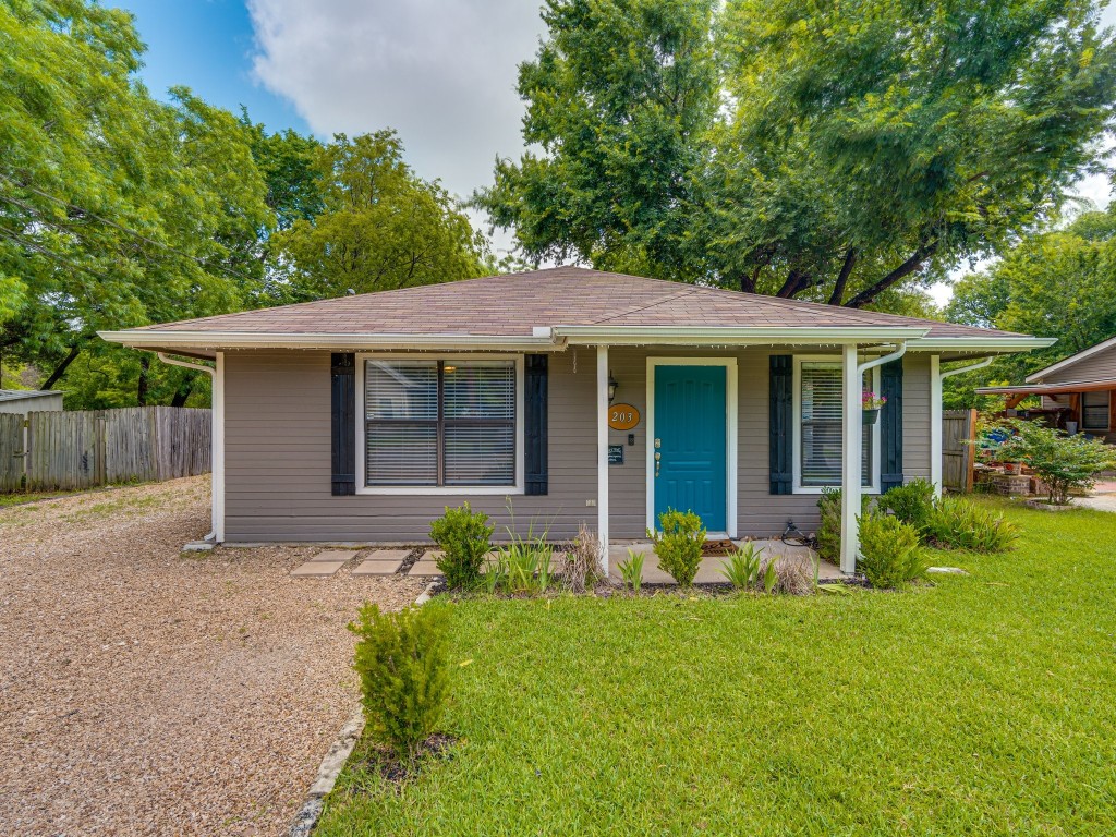 203 Rousseau Street Waxahachie TX 75165