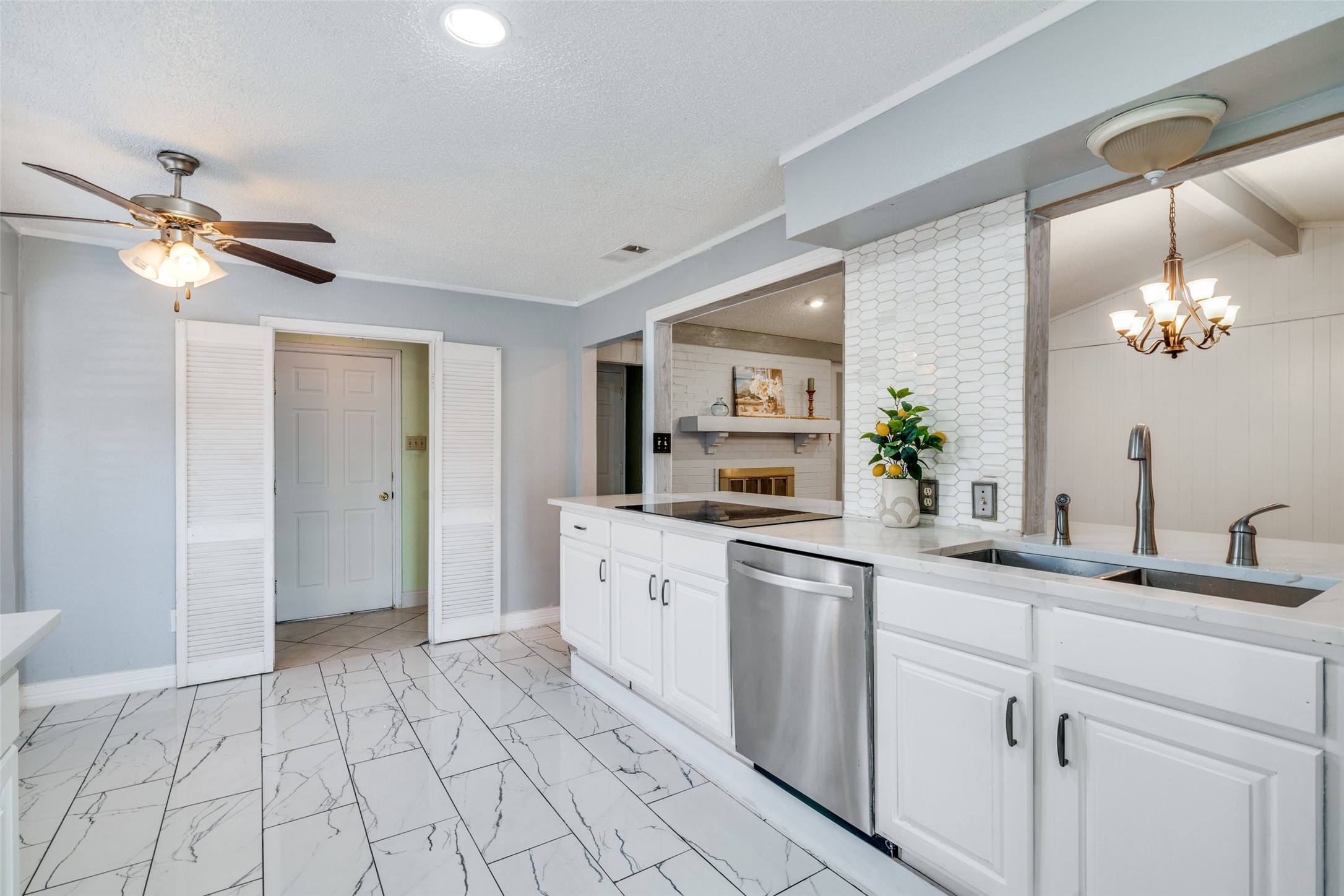 5302 Heather Glen Drive Garland TX 75043