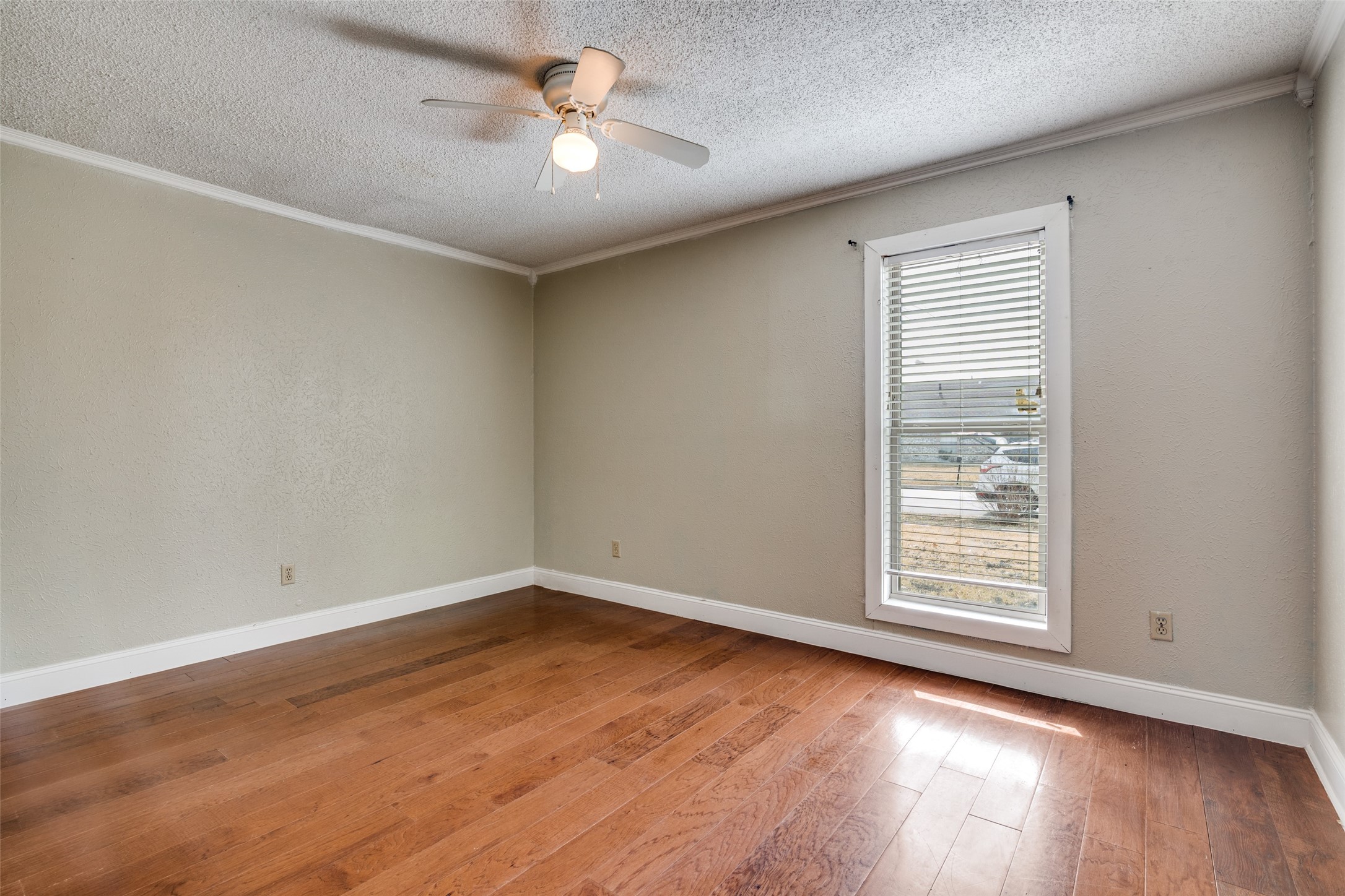 5302 Heather Glen Drive Garland TX 75043