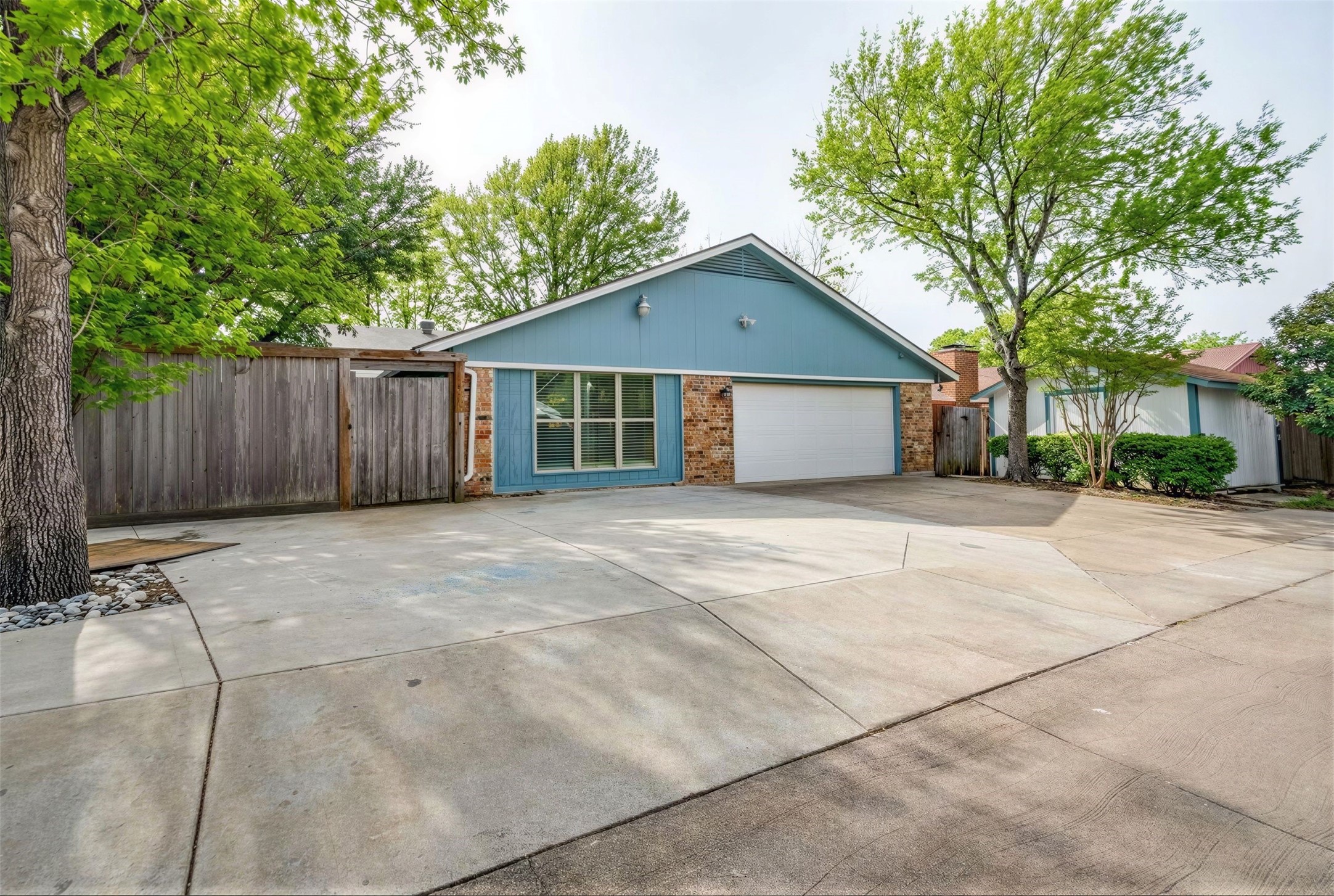 5302 Heather Glen Drive Garland TX 75043