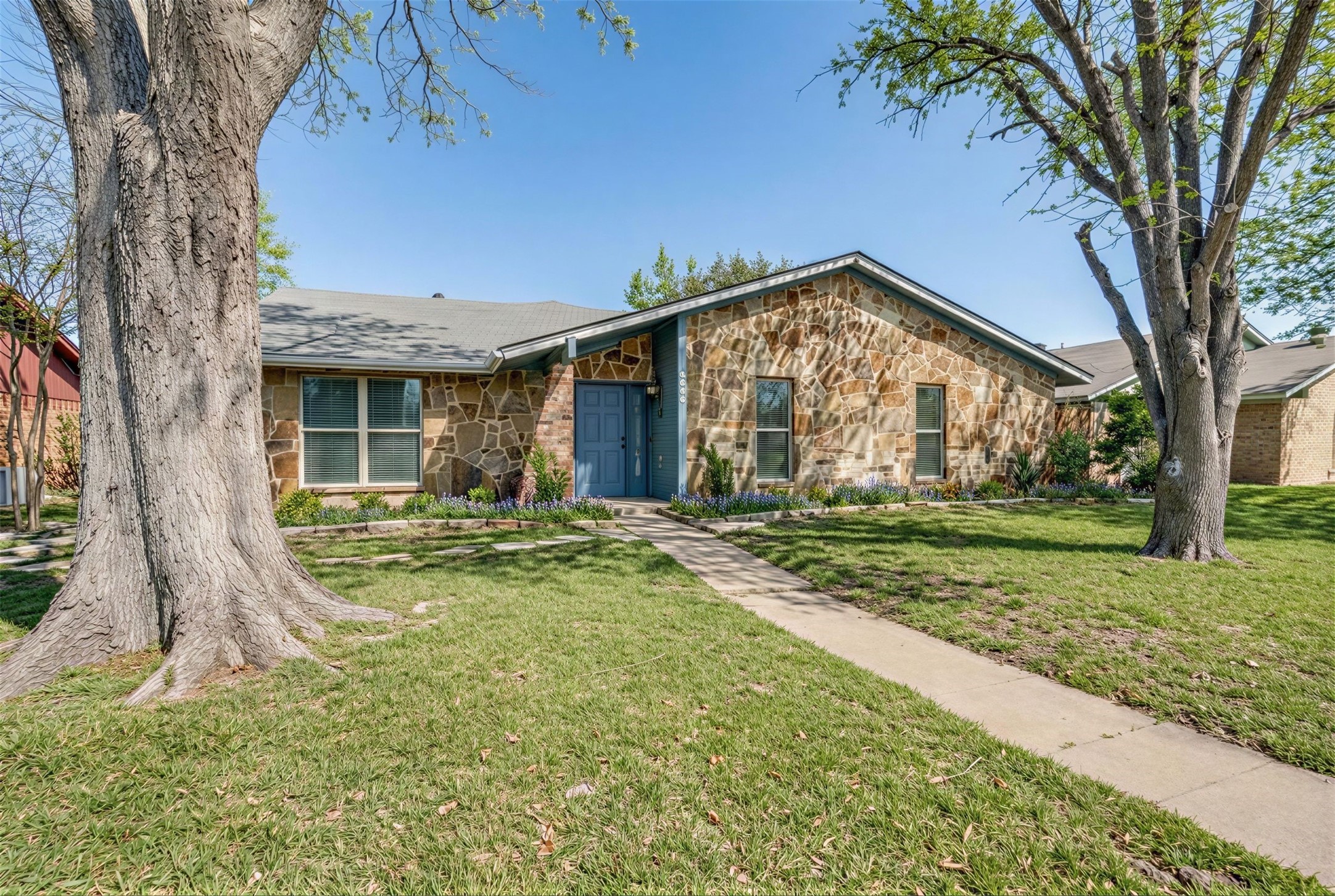 5302 Heather Glen Drive Garland TX 75043