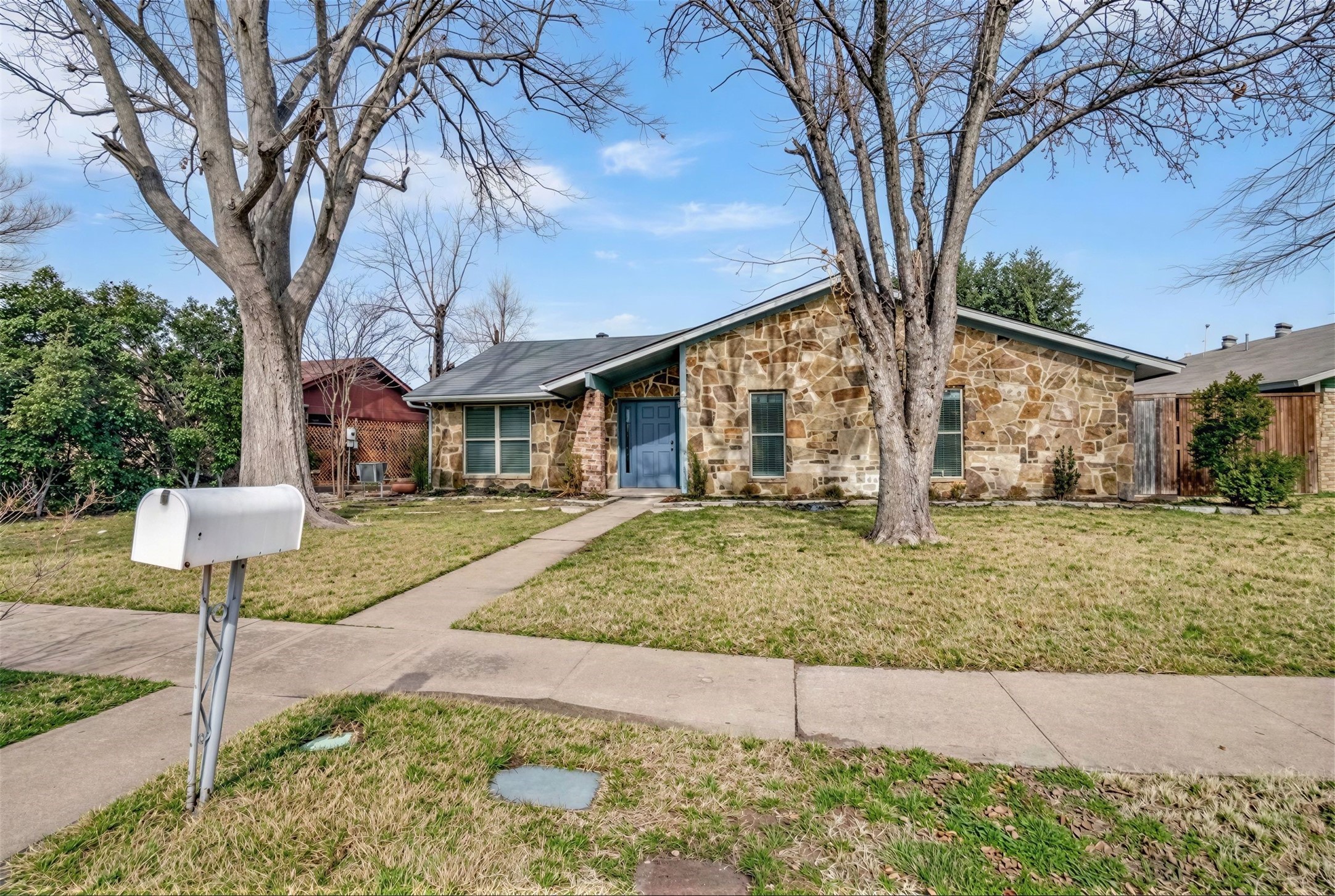 5302 Heather Glen Drive Garland TX 75043