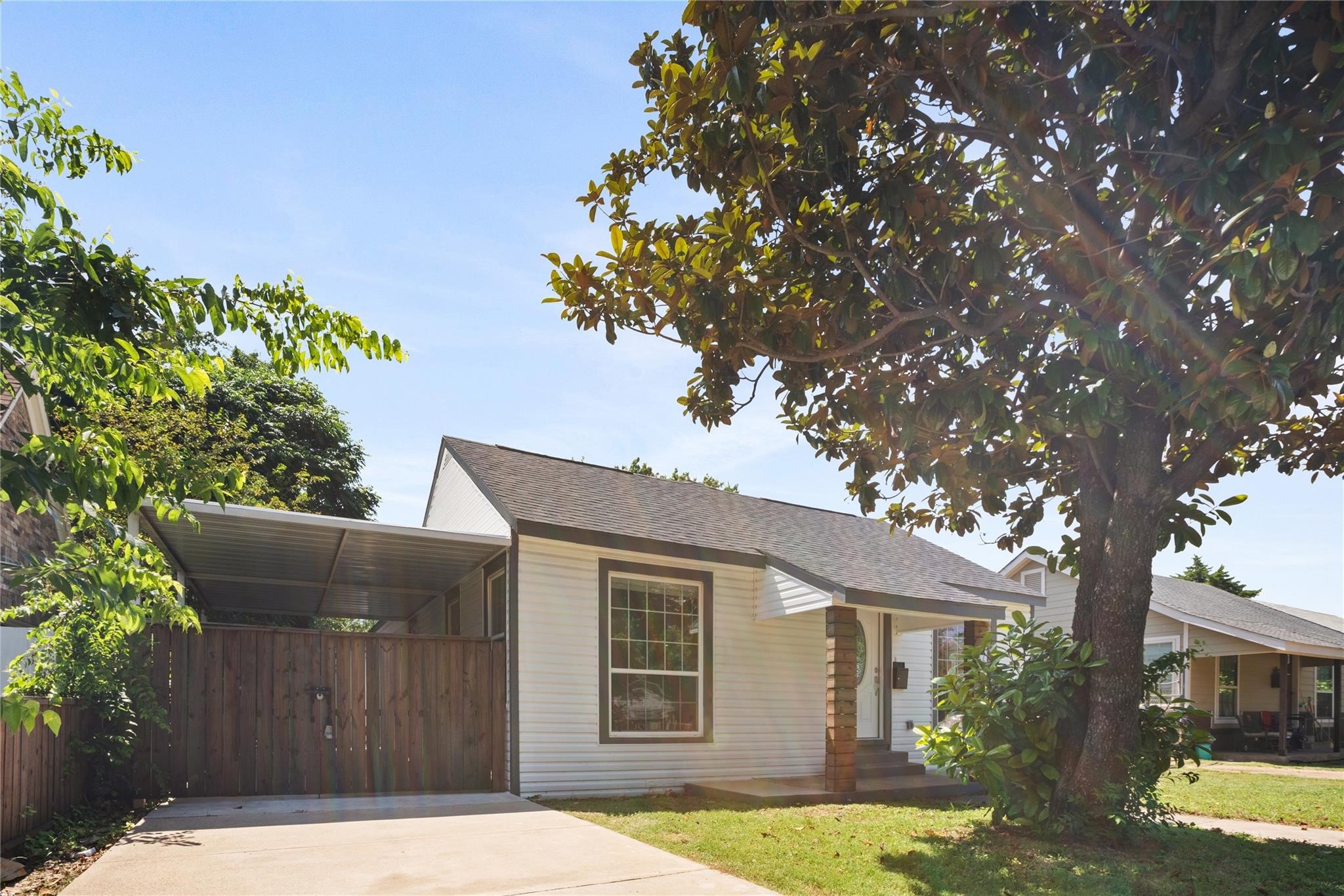 703 N Jester Avenue Dallas TX 75211