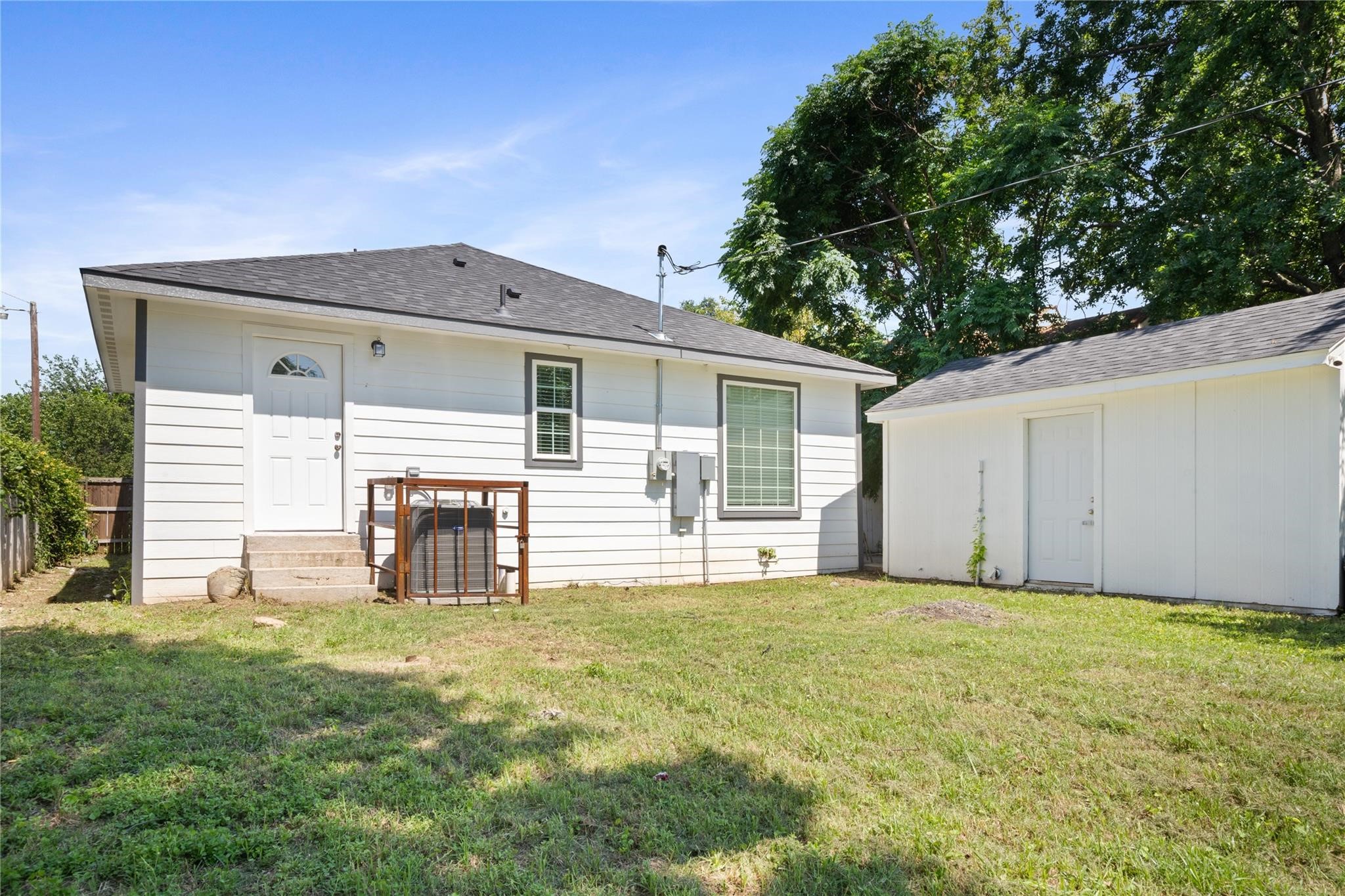 703 N Jester Avenue Dallas TX 75211