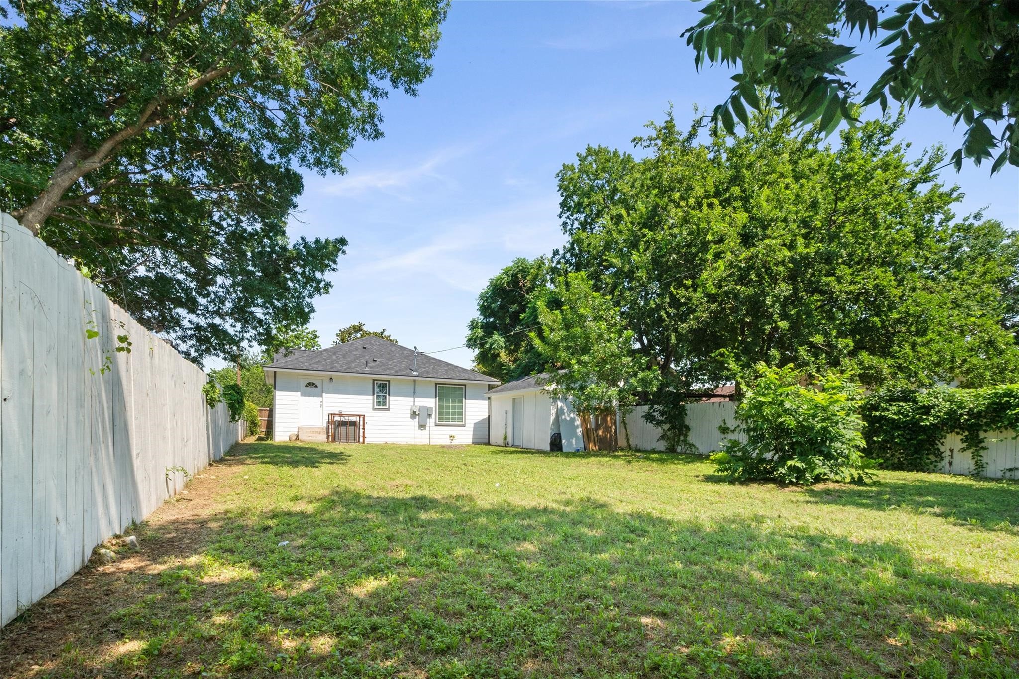 703 N Jester Avenue Dallas TX 75211