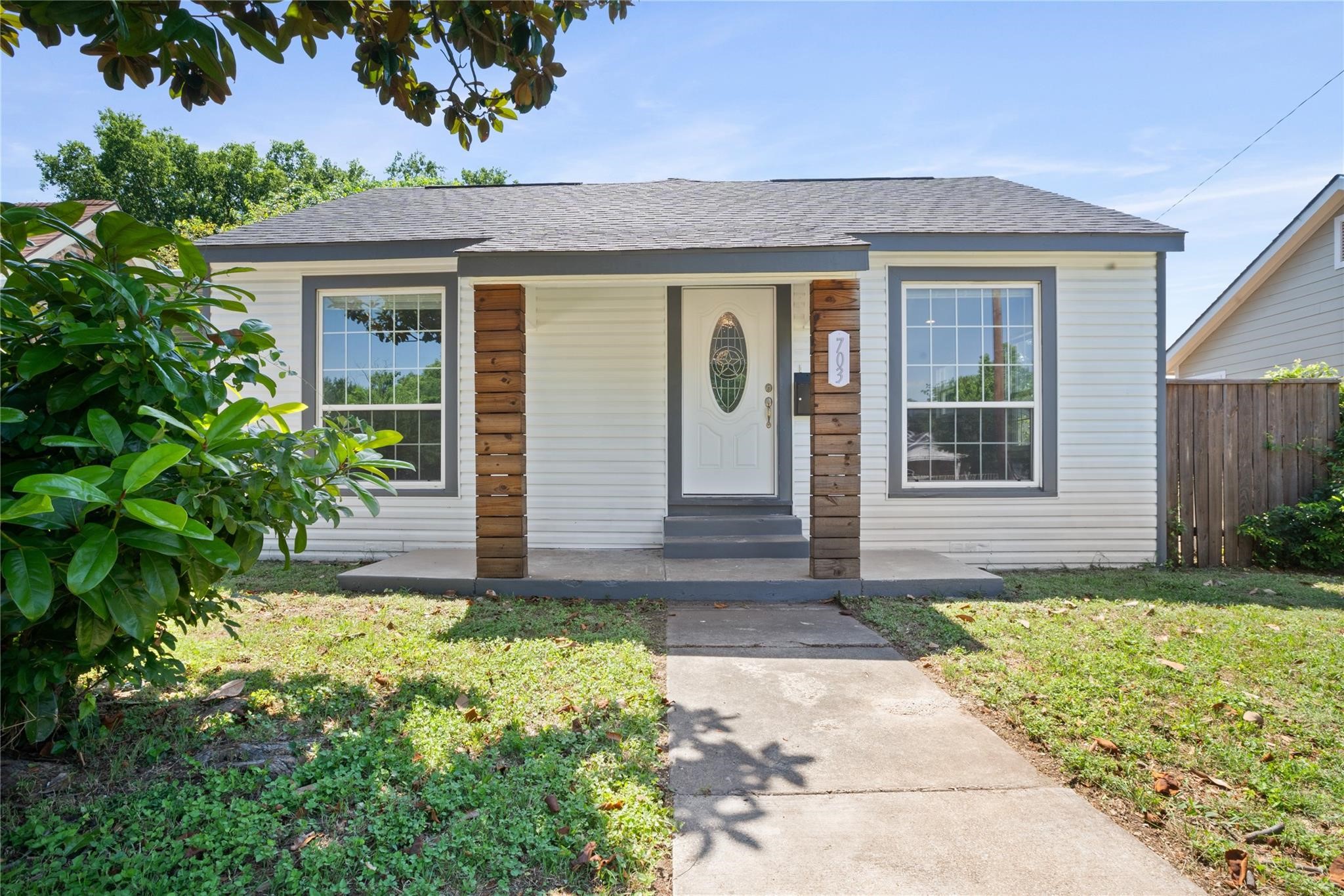 703 N Jester Avenue Dallas TX 75211