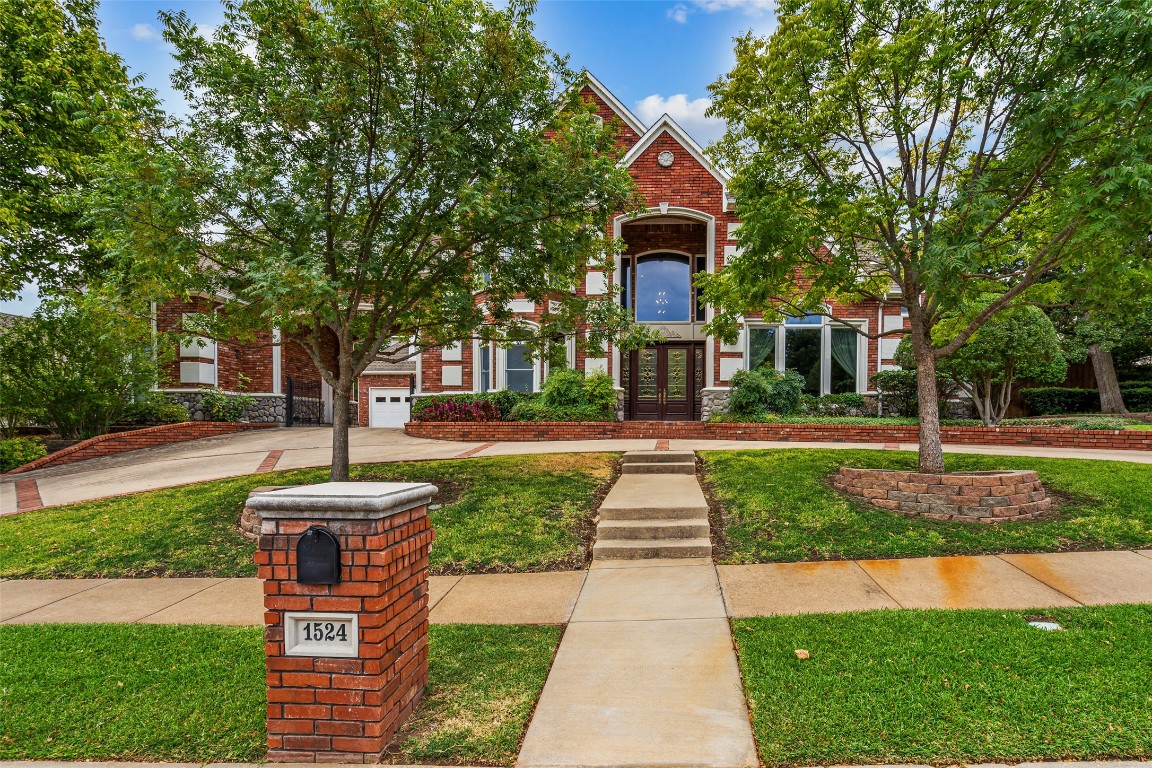 1524 Hunters Ridge Circle Denton TX 76205
