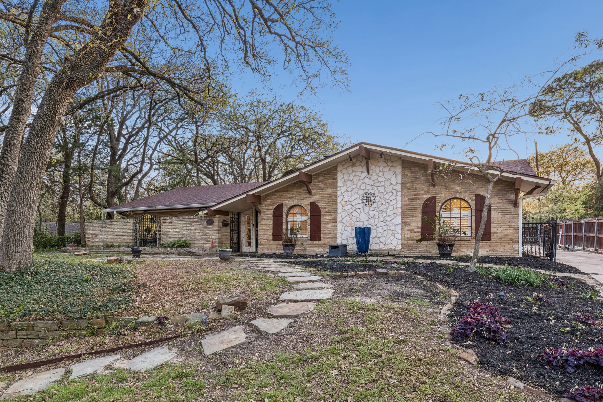 1709 Timbers Drive Irving TX 75061