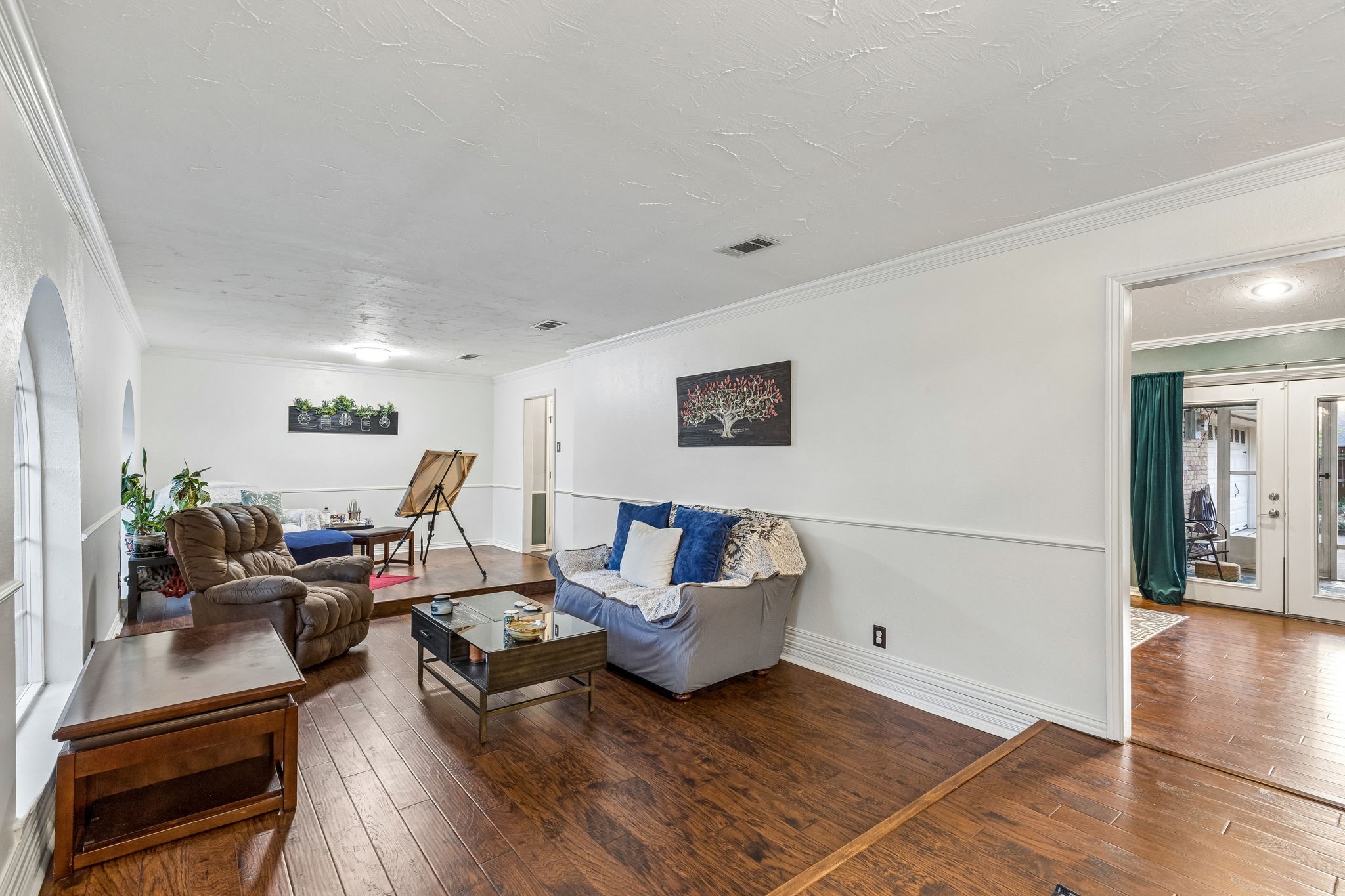 1709 Timbers Drive Irving TX 75061