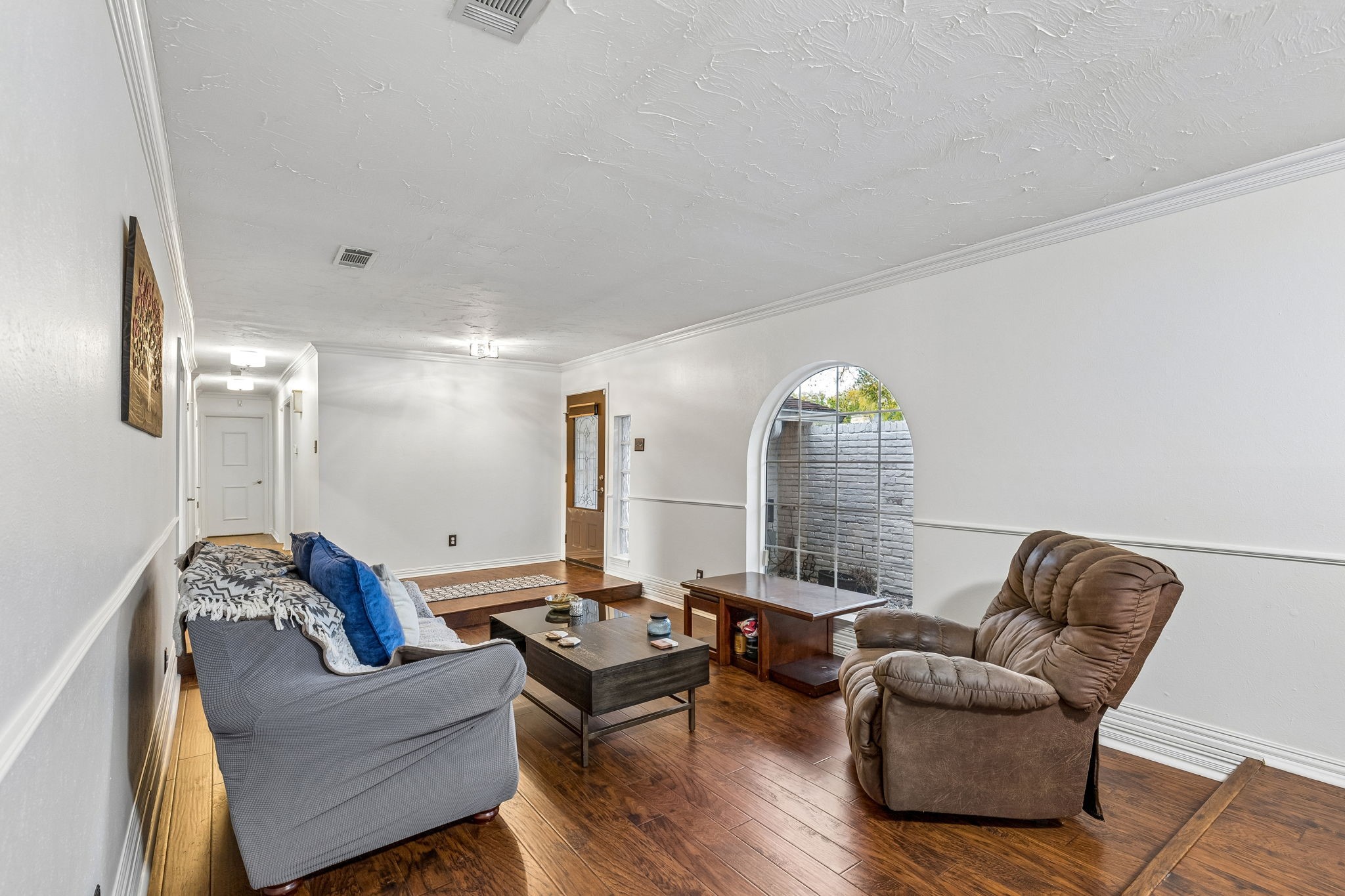 1709 Timbers Drive Irving TX 75061