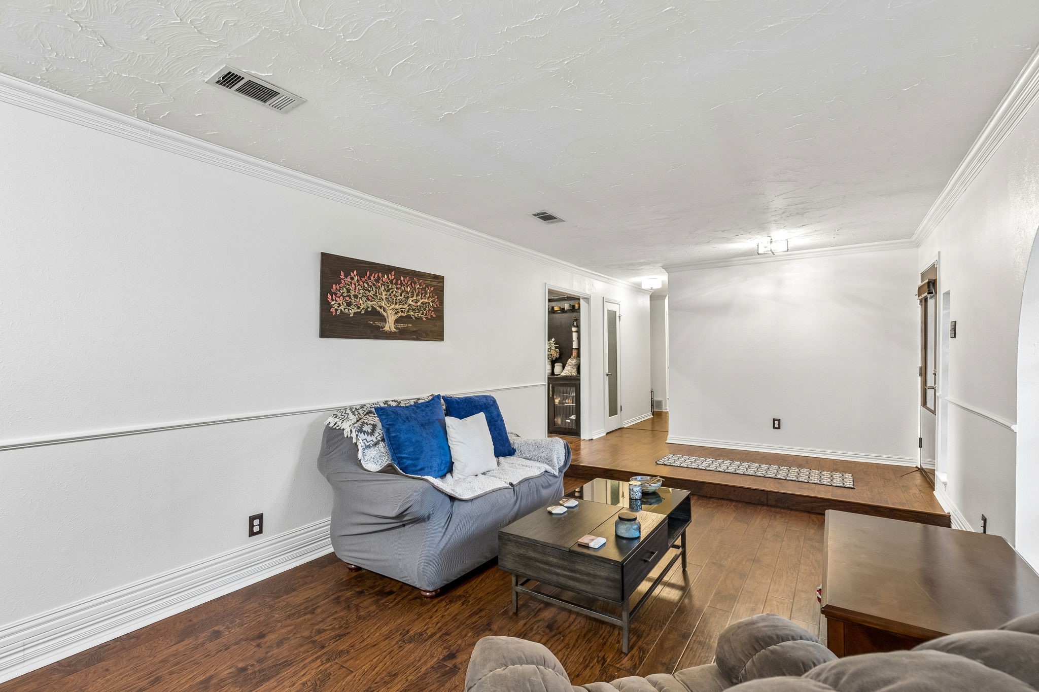 1709 Timbers Drive Irving TX 75061