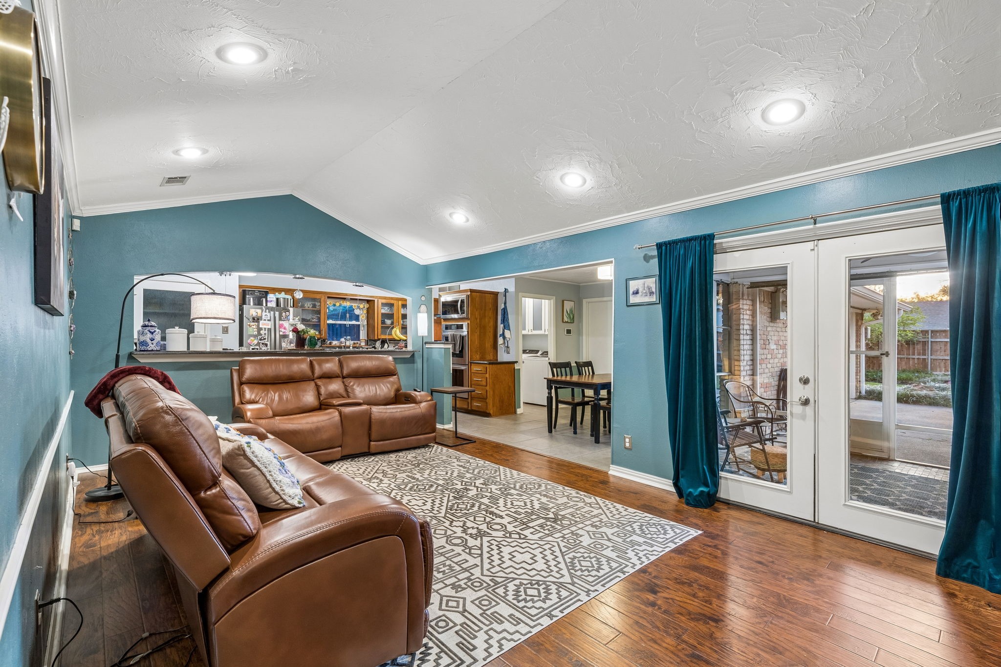 1709 Timbers Drive Irving TX 75061