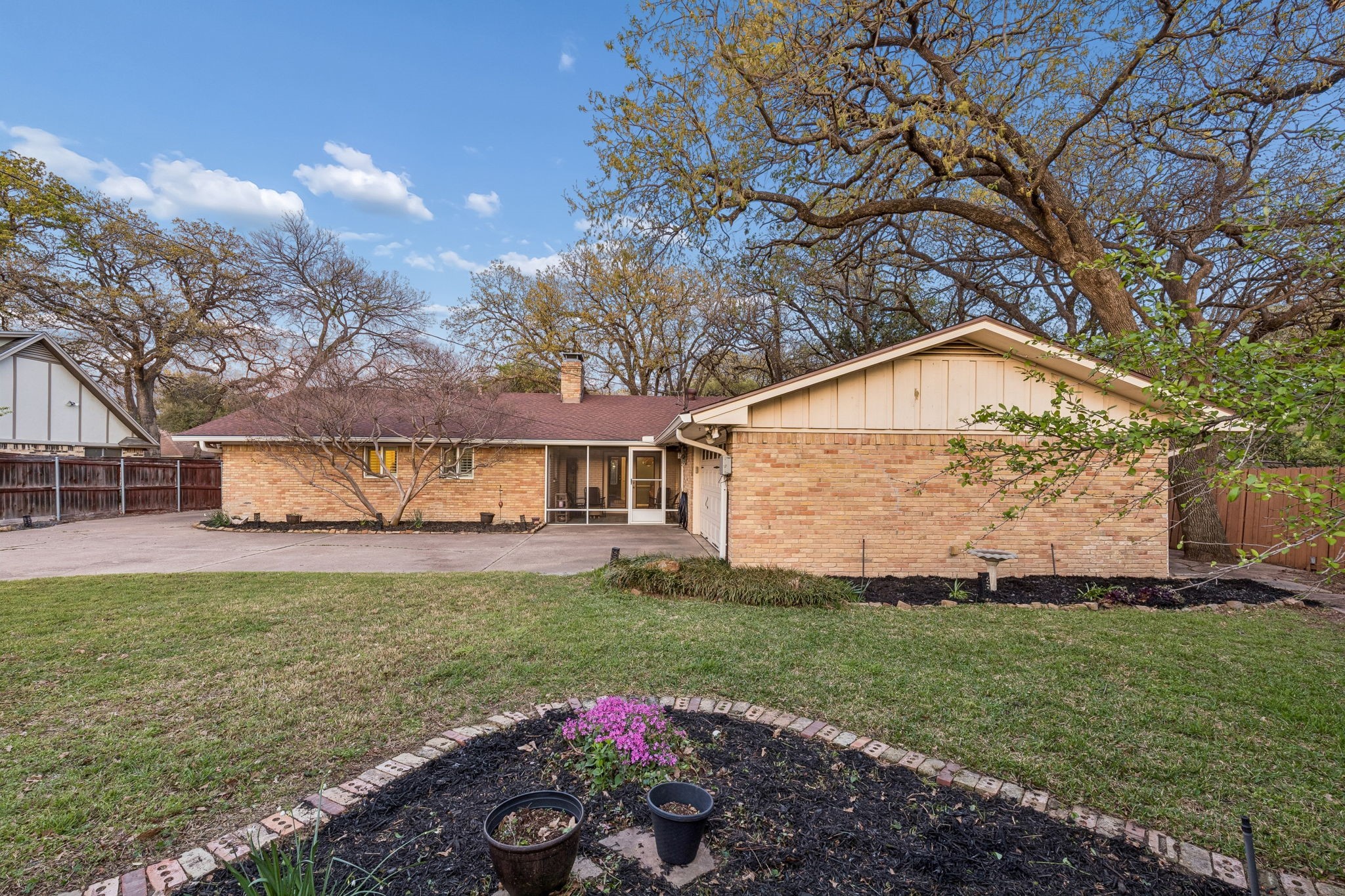 1709 Timbers Drive Irving TX 75061