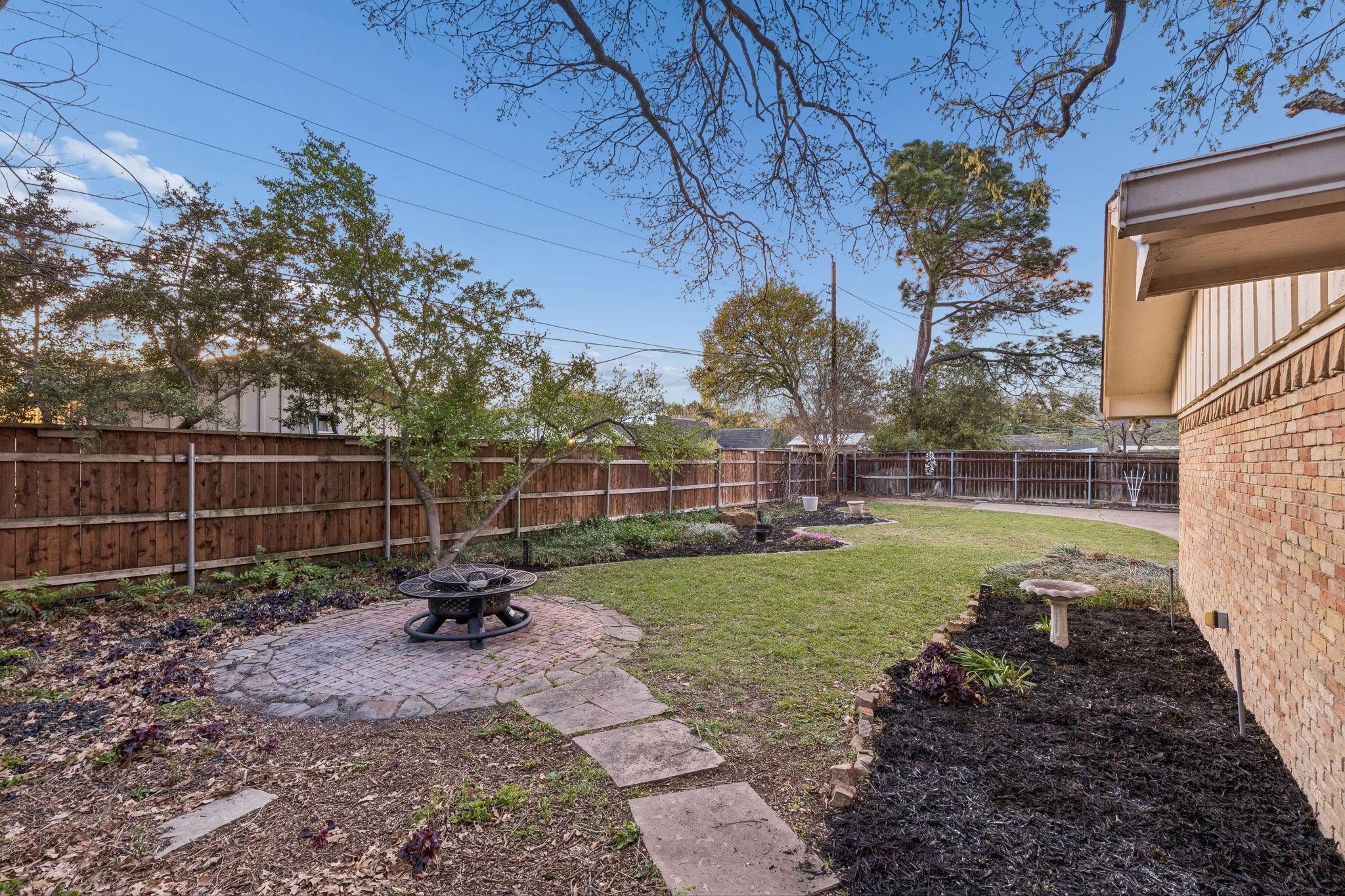 1709 Timbers Drive Irving TX 75061