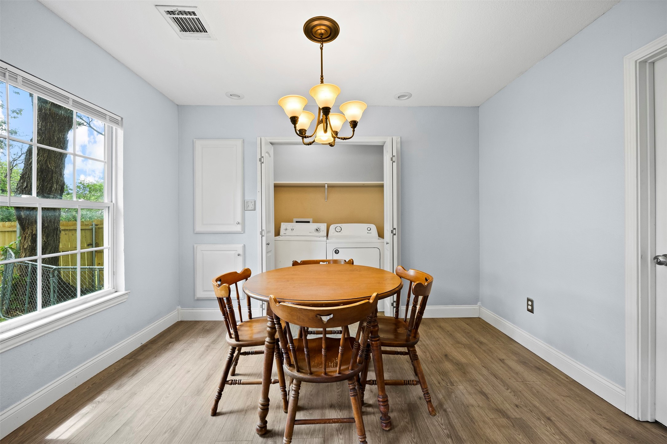 1804 Stewart Drive Arlington TX 76013