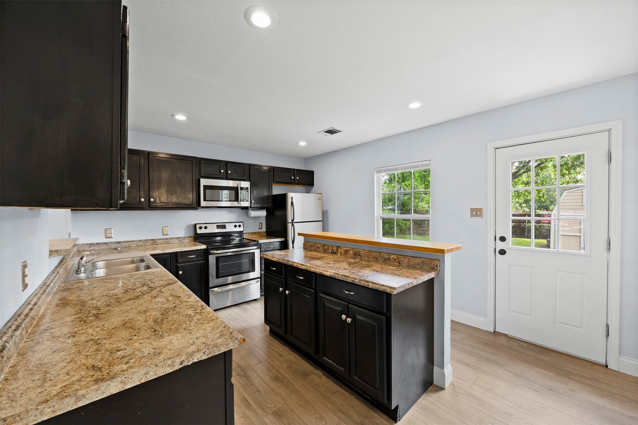 1804 Stewart Drive Arlington TX 76013