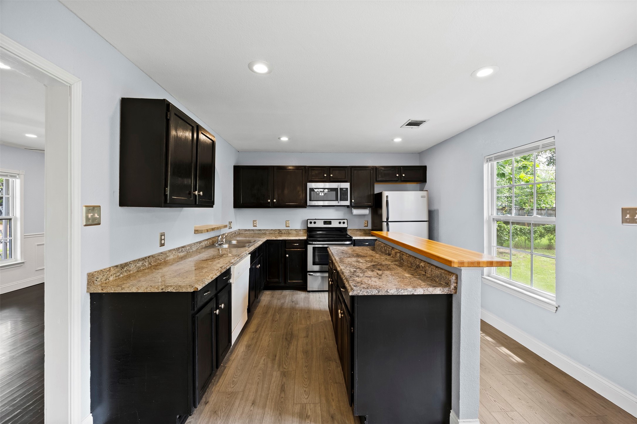 1804 Stewart Drive Arlington TX 76013