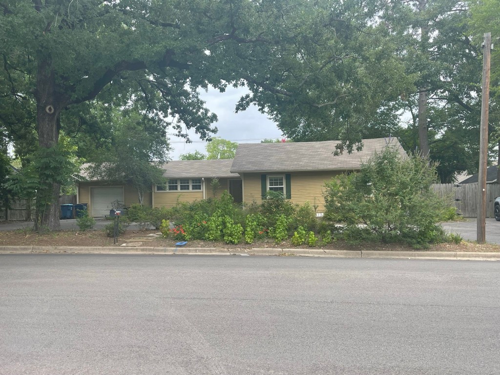 711 S Prairieville Street Athens TX 75751