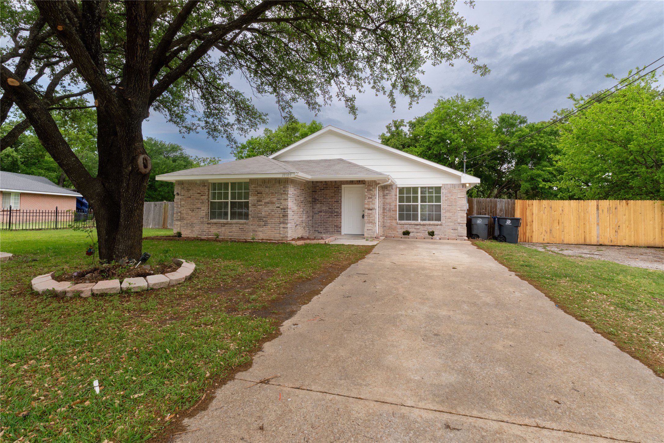 10309 Casnett Drive Dallas TX 75217