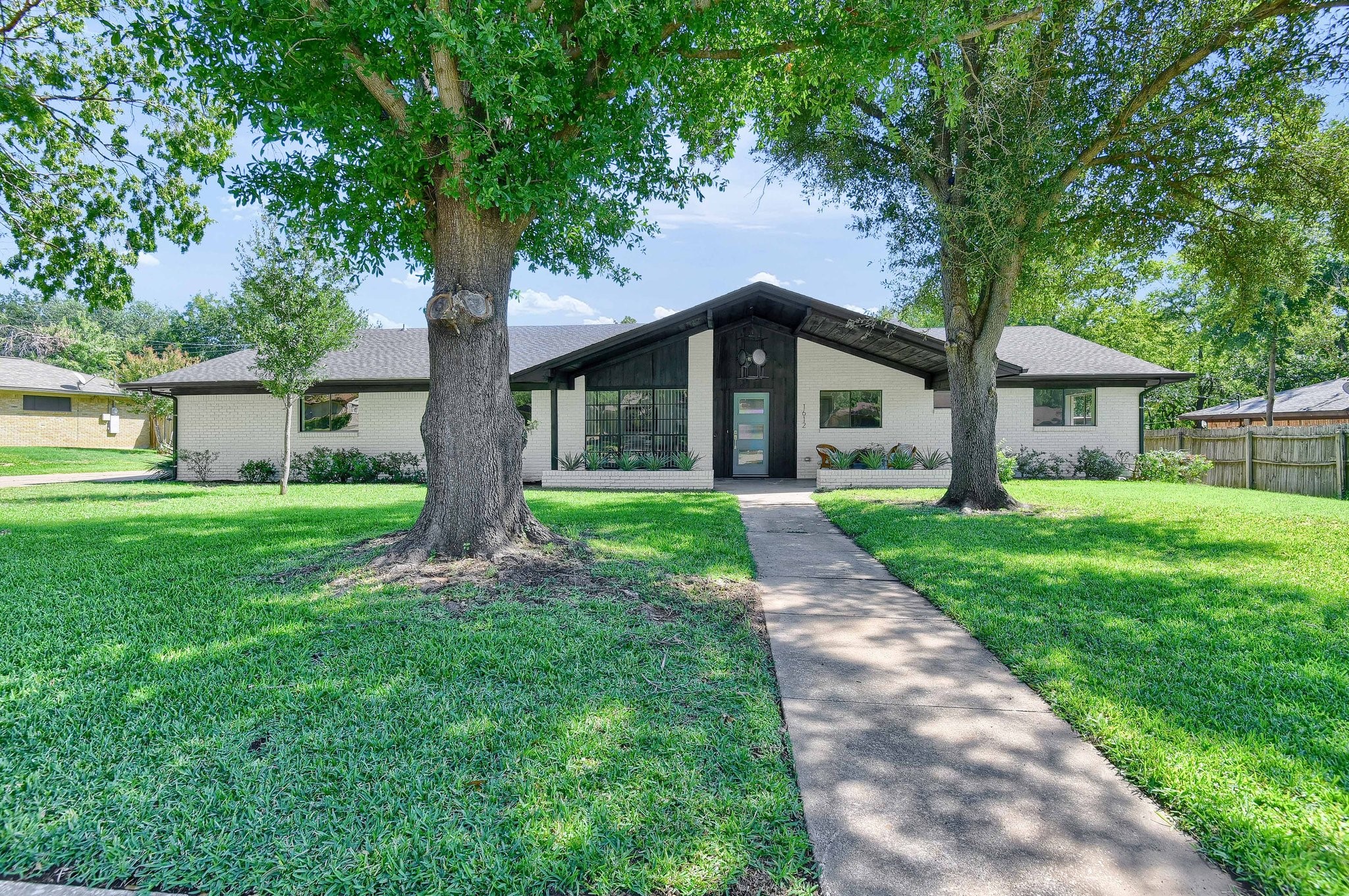 1612 Yarborough Drive Sherman TX 75092