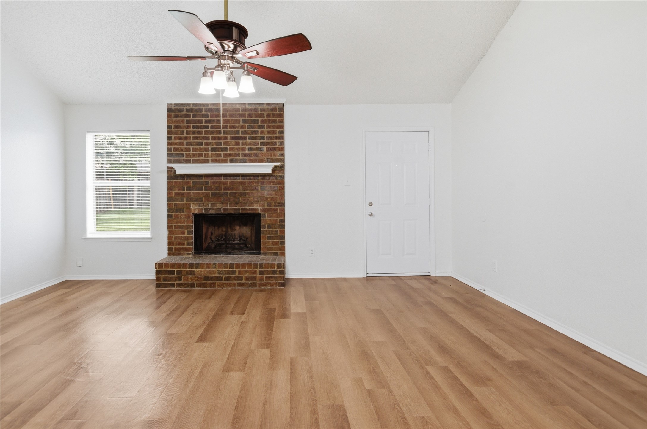 209 Blue Ridge Trail Saginaw TX 76179