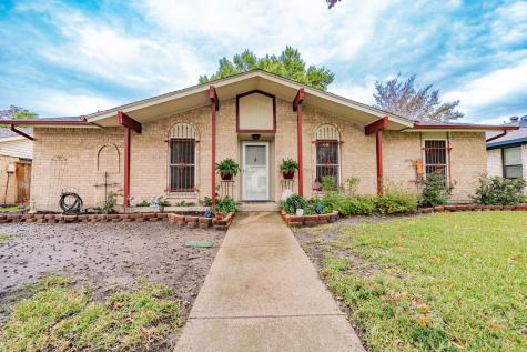 952 Meadowcove Circle Garland TX 75043