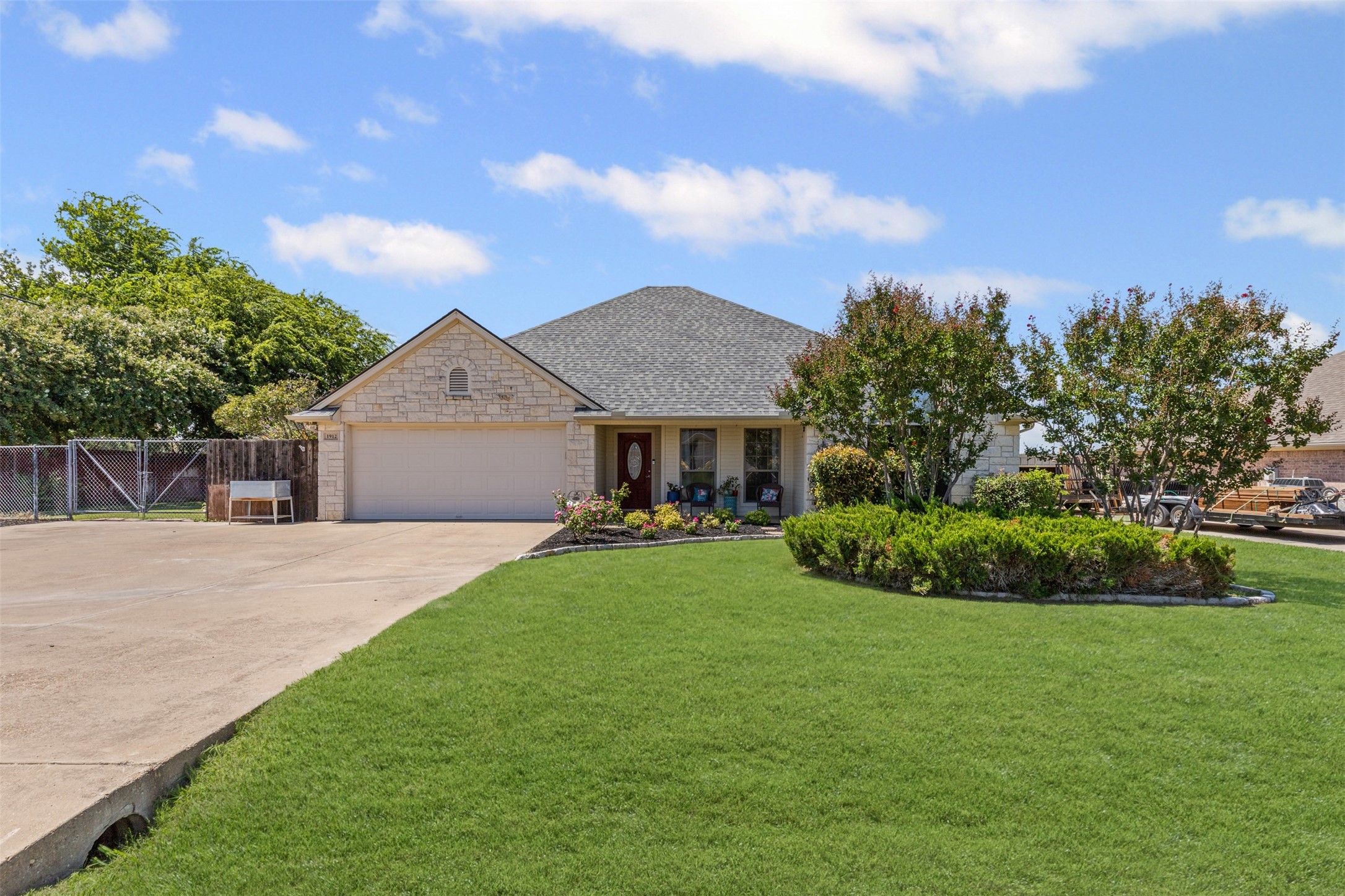 1912 Lazy Court Granbury TX 76048