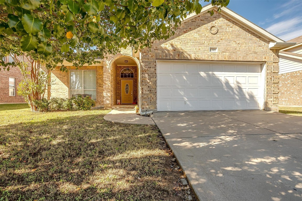 1305 Spanish Moss Drive Burleson TX 76028