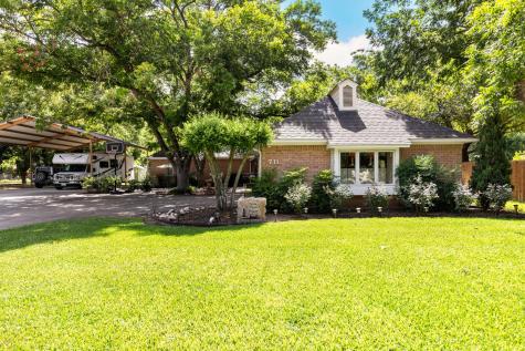 711 South Harrison Street West TX 76691