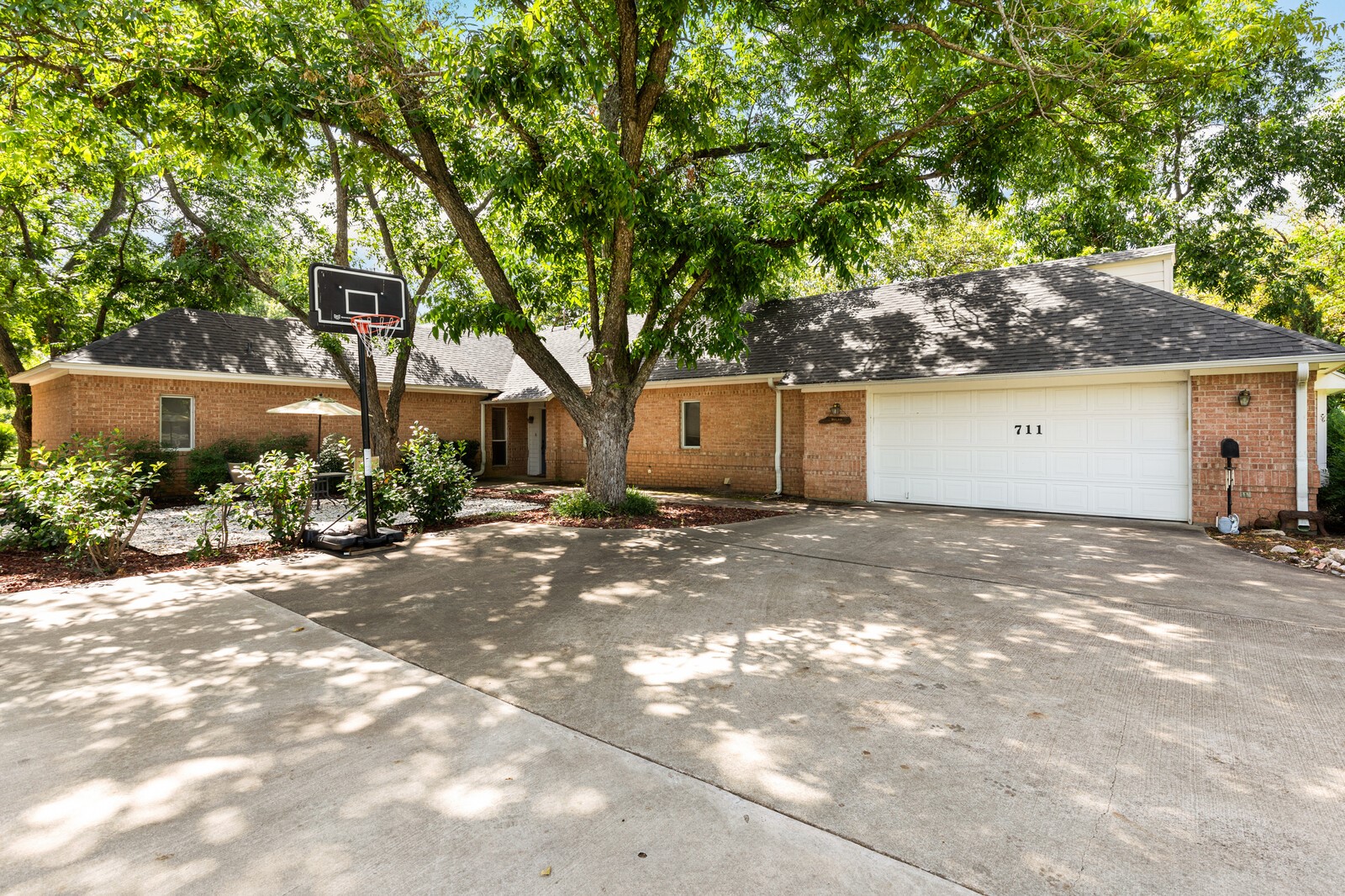 711 South Harrison Street West TX 76691