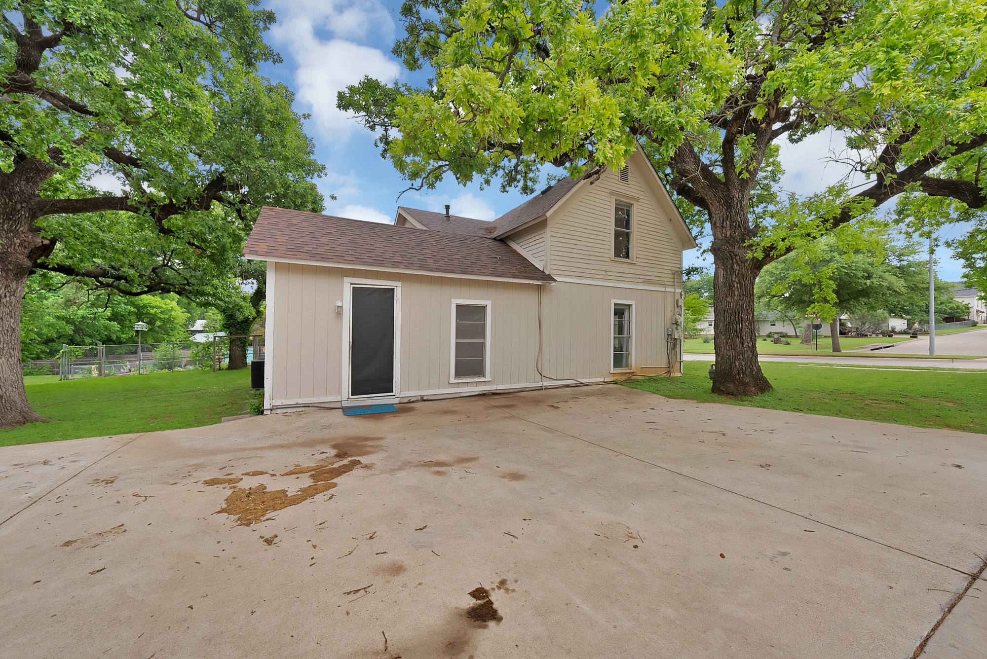406 W Broad Street Mansfield TX 76063
