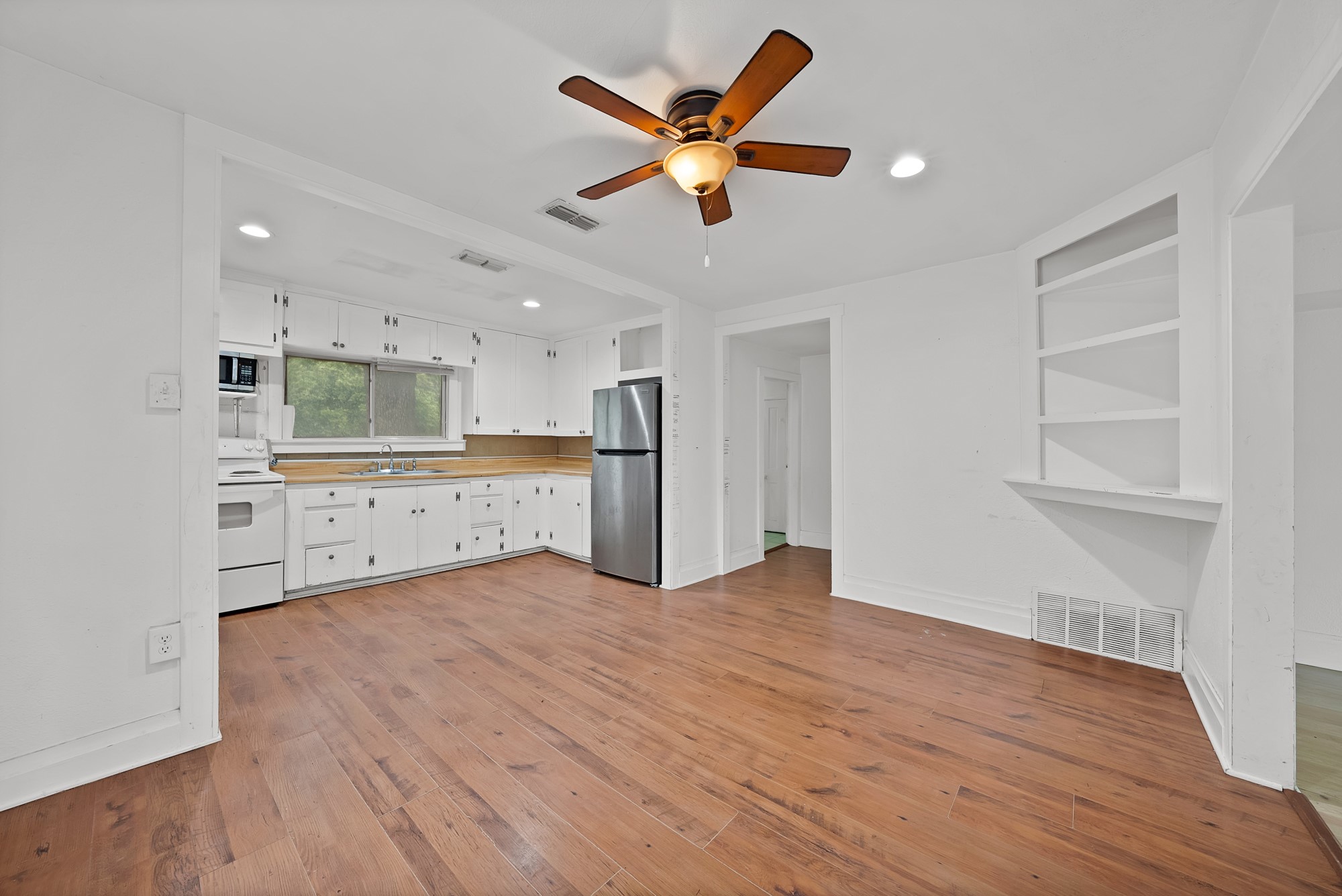 406 W Broad Street Mansfield TX 76063