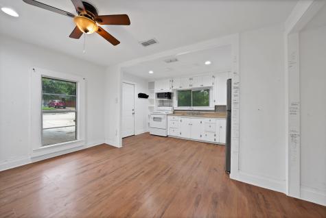406 W Broad Street Mansfield TX 76063