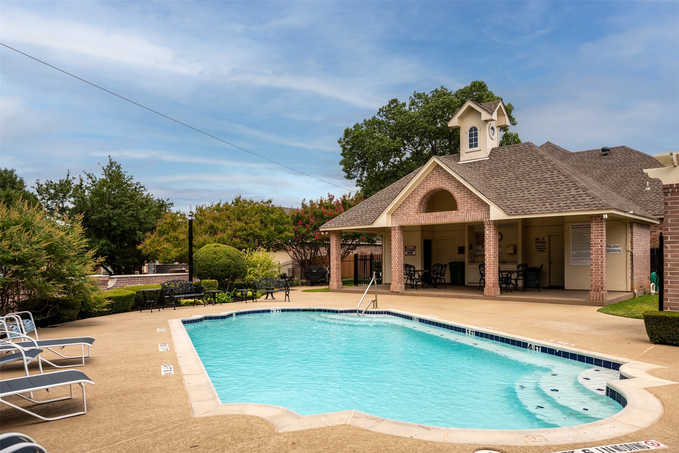 5037 Southpoint Drive Arlington TX 76017