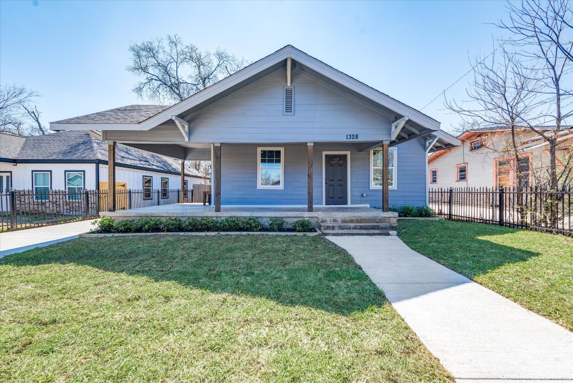 1328 Elmwood Avenue Fort Worth TX 76104