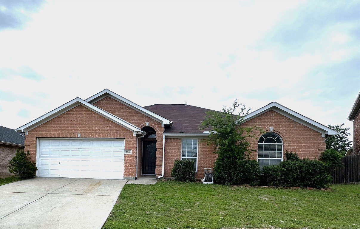 1715 Powder Horn Lane Arlington TX 76018
