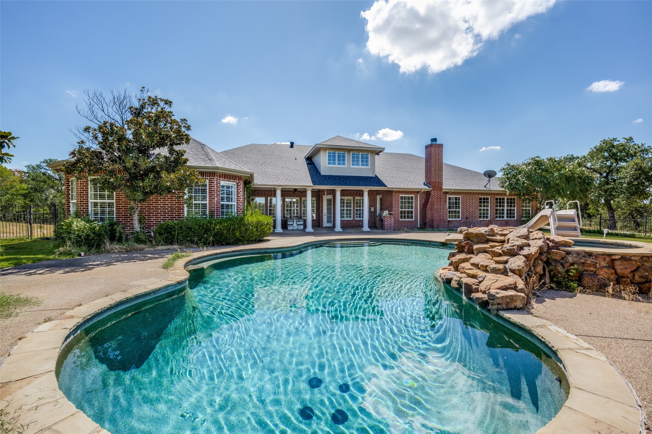 2080 County Road 2445 Decatur TX 76234