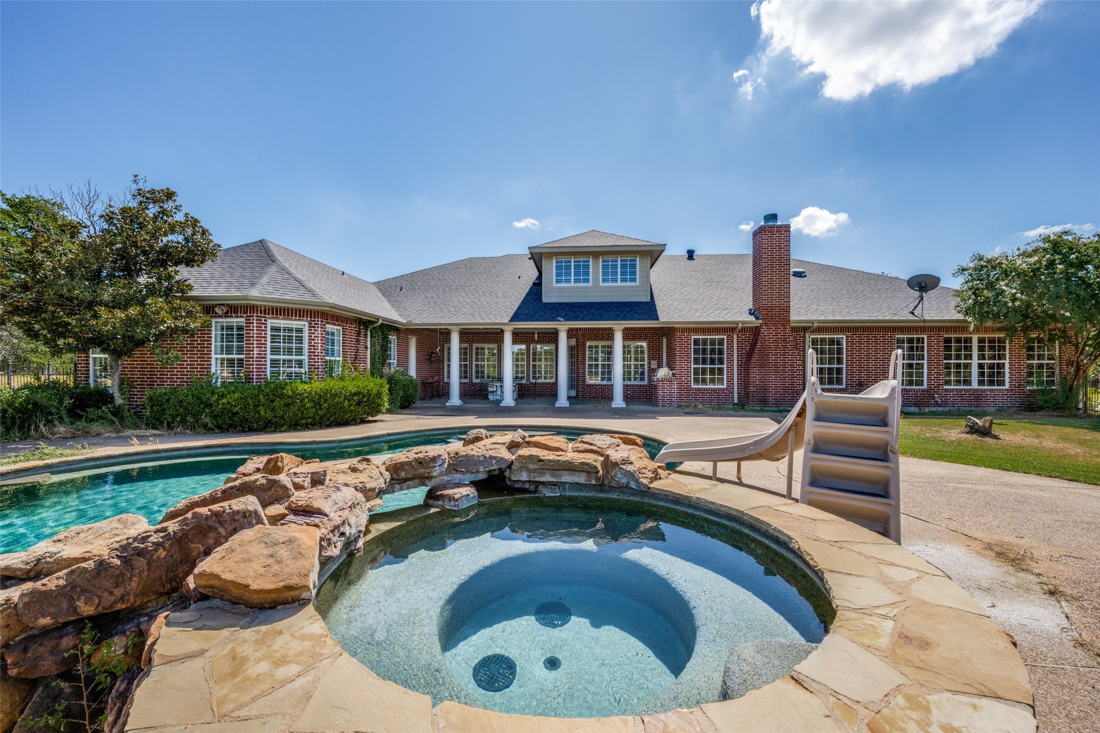 2080 County Road 2445 Decatur TX 76234